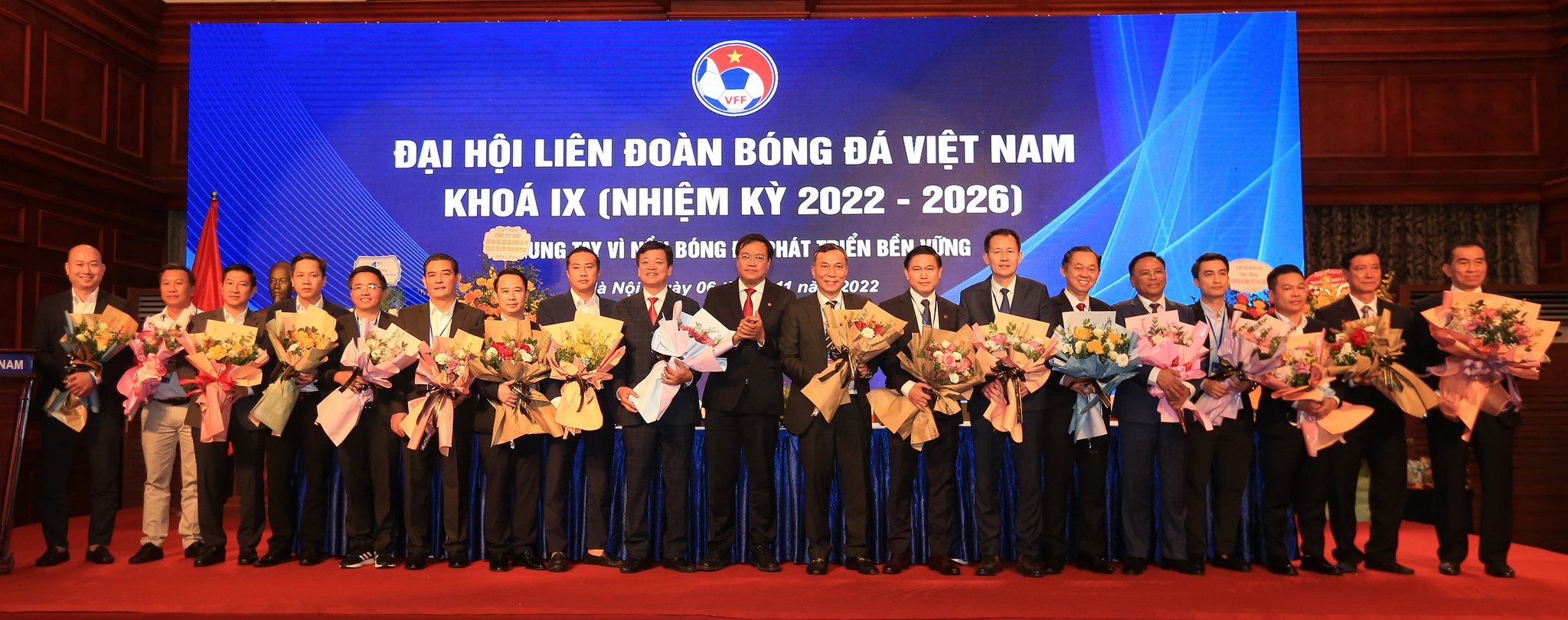 VFF đưa bóng đá Việt bay cao