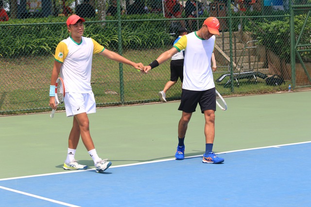 Hà Minh Đức vô địch quần vợt